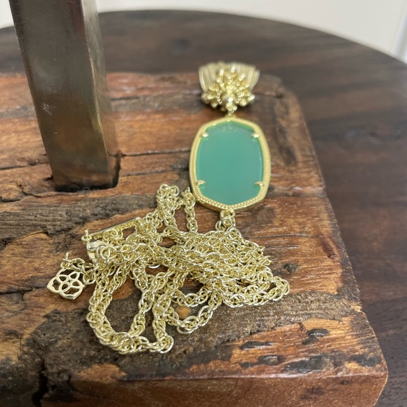 NWOT Kendra Scott Gold Rayne Necklace in Chalcedony! - Picture 7 of 7